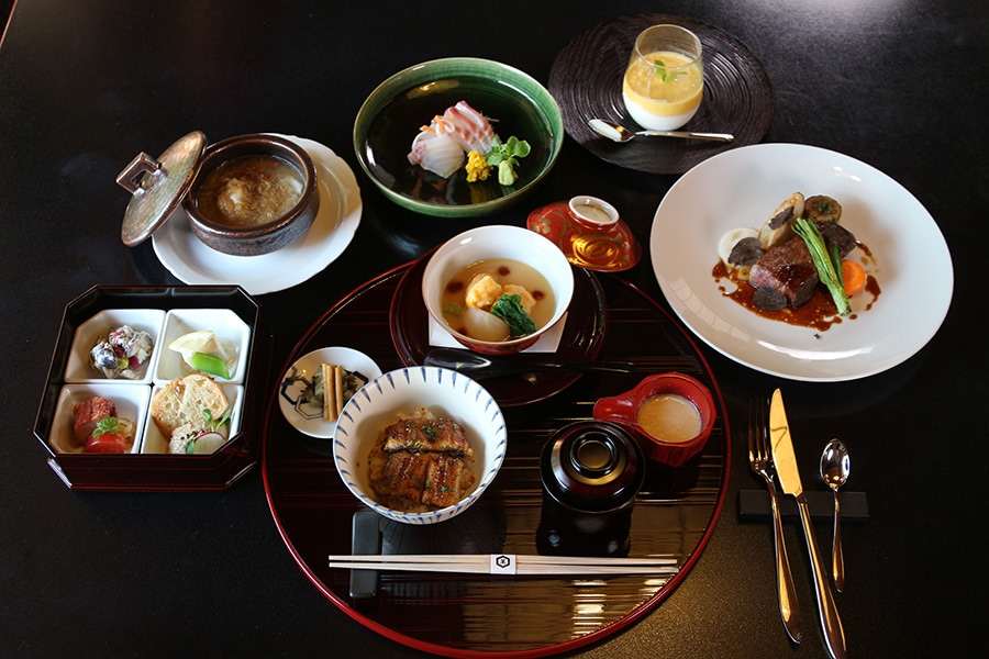 オープン第1弾は、京野菜をはじめ良質な海産・畜産物の産地としても知られる京都の食材を活かしたコース料理が提供される。12,000円(税込／サービス料10％別・飲料代別)。