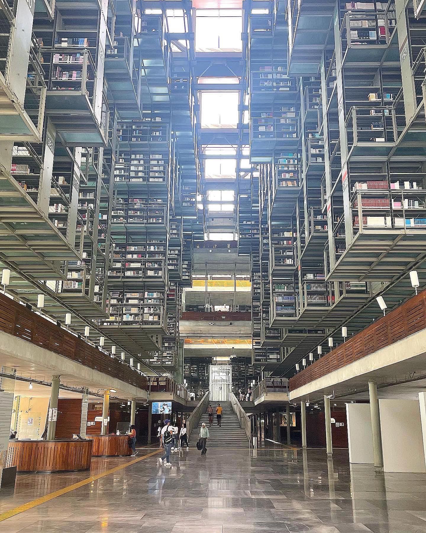 バスコンセロス図書館
