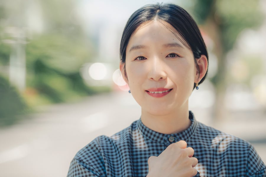 「かわいいし面白いから楽しい時間」三姉妹の長女を演じた江口のりこが語る、魅力的な家族のエピソード | TALK TIME | 写真 | 9枚目