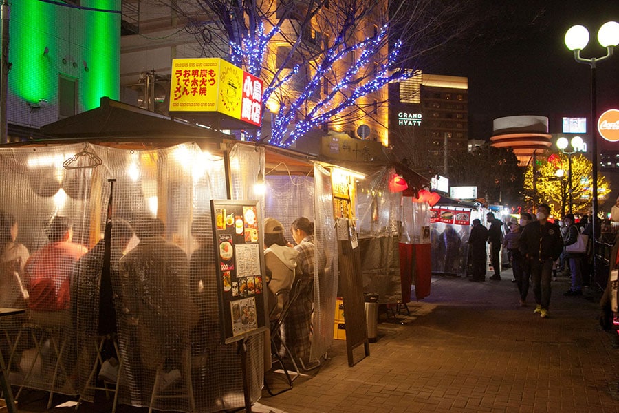 【福岡県】福岡市 冬の屋台。写真提供：福岡市