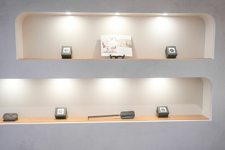 店内に使われる木は栗の木にこだわった。