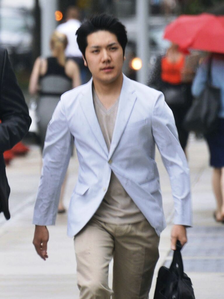 ニューヨークを闊歩する小室圭さん　©共同通信社