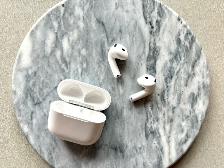 アクティブノイズキャンセリング搭載「AirPods 4」29,800円（税込）。