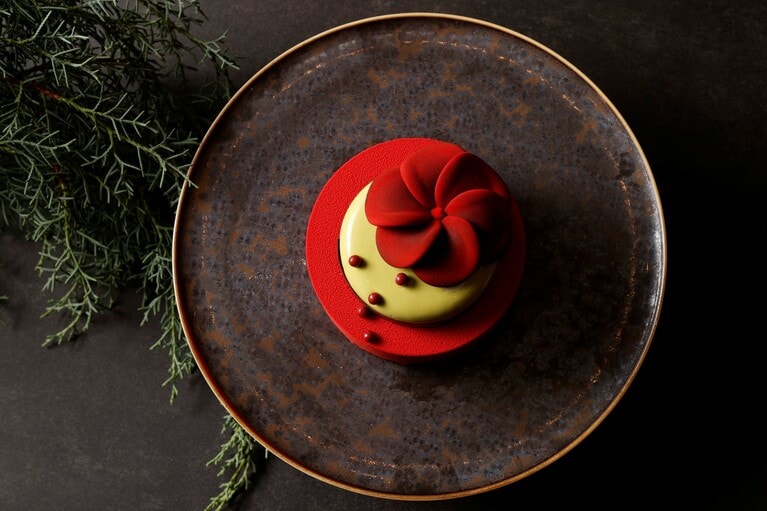 ザ・カハラ・ホテル＆リゾート 横浜の「THE KAHALA CHRISTMAS 2025 “ROUGE”」。