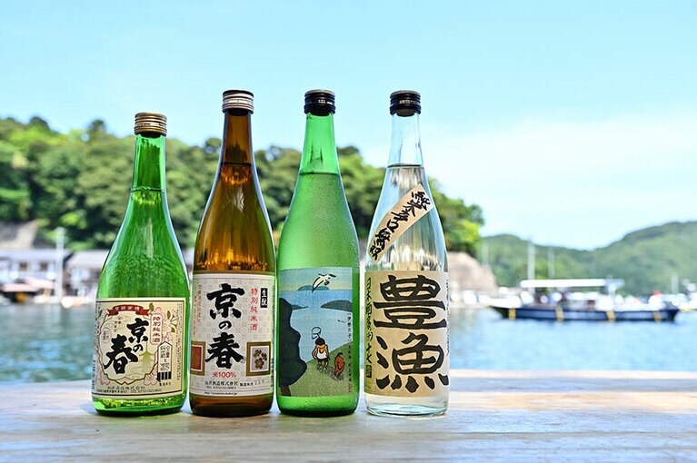 代表銘柄の「京の春」や、棚田米を使った山廃仕込み特別純米無濾過生原酒「うらなぎ」など、純米酒が揃う。