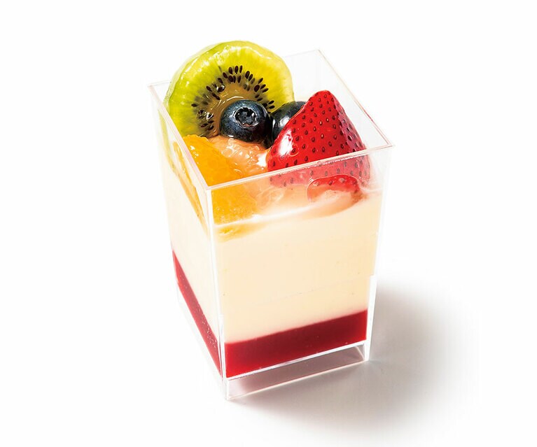 フルーツババロア 648円／京橋千疋屋(グランスタ)