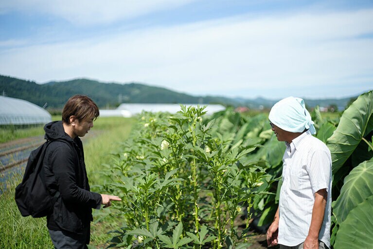 志のある農家が集まる「山形おきたま産直センター」野菜部会長・島崎栄一さんの畑。