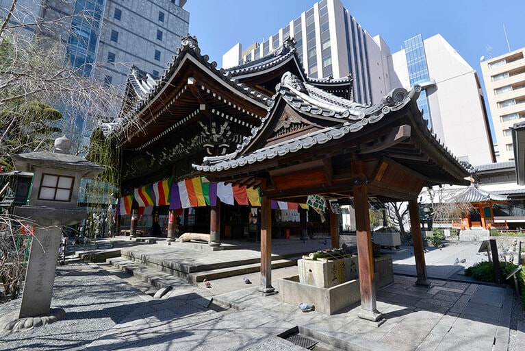 “六角さん”の名でも親しまれている、頂法寺の六角堂。