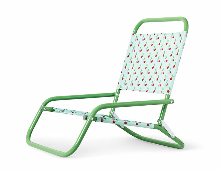 「ビーチチェア」（税込2,090円）。