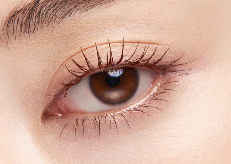 ケイト　ナミダノタテマスカラ（ロング）　BR-1 ブラウン 使用イメージ。