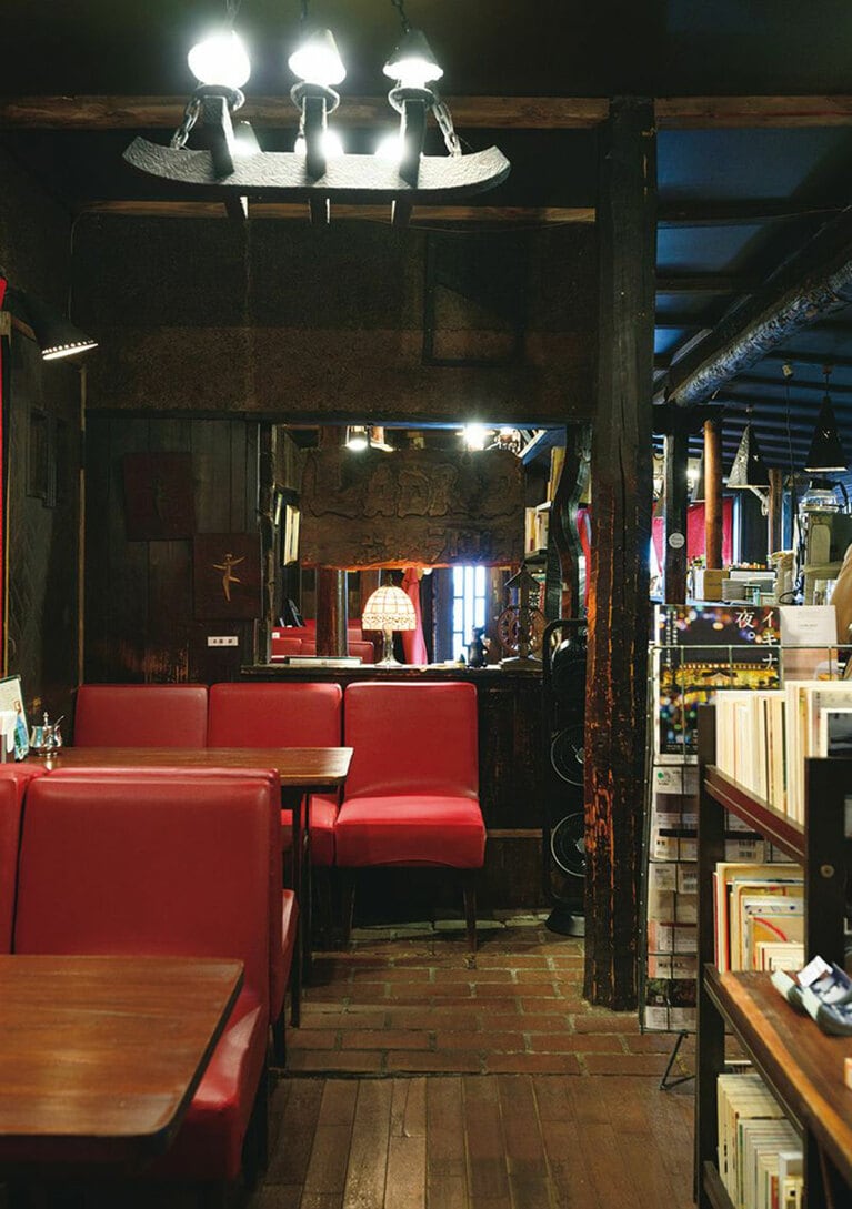 1949年開店。店名の由来はスペイン語で煉瓦を表す言葉から。