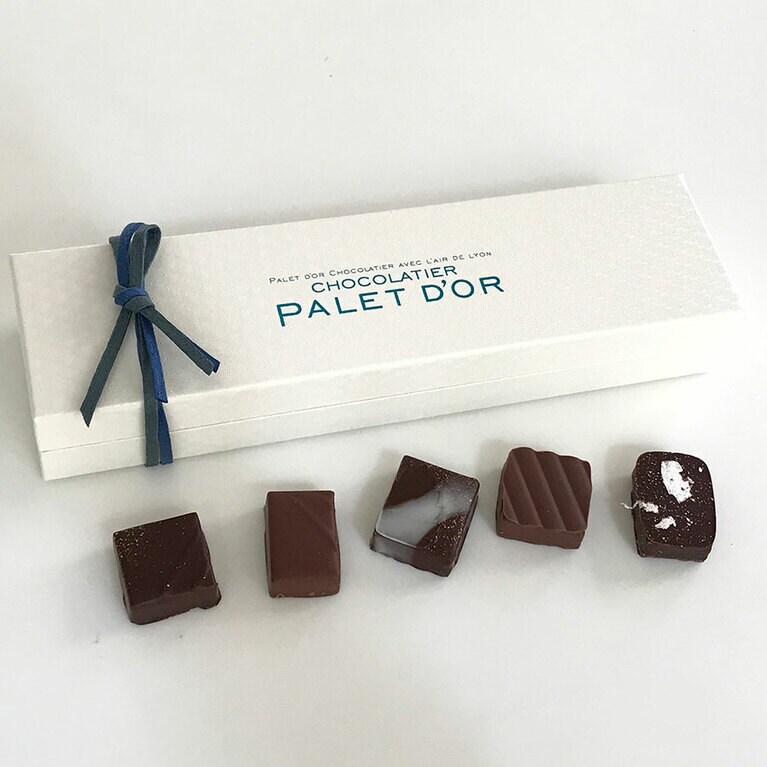 ジャパニーズウイスキーを贅沢に使ったボンボンショコラ。