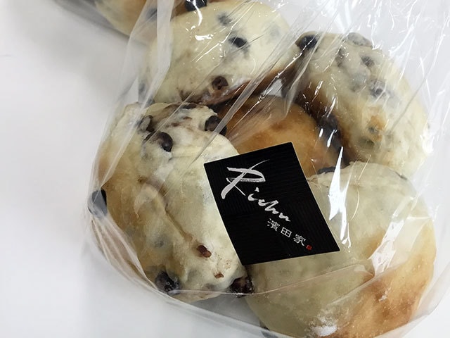 パンと豆大福の中間のような 濱田家で一番人気の豆乳まめぱん | CREA