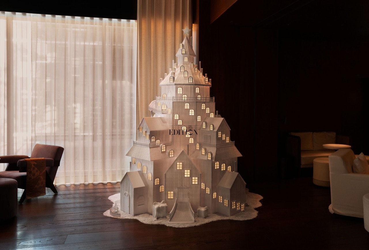 東京エディション銀座のツリー。