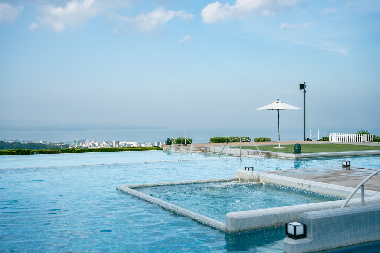 屋外型温泉「アクアガーデン」。