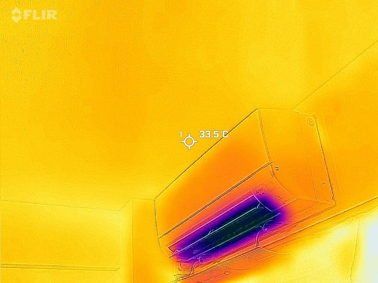 マンションの最上階では、家電製品よりも天井が熱を持つこともしばしば。サーモカメラがひとつあればこうした事実も知ることができます