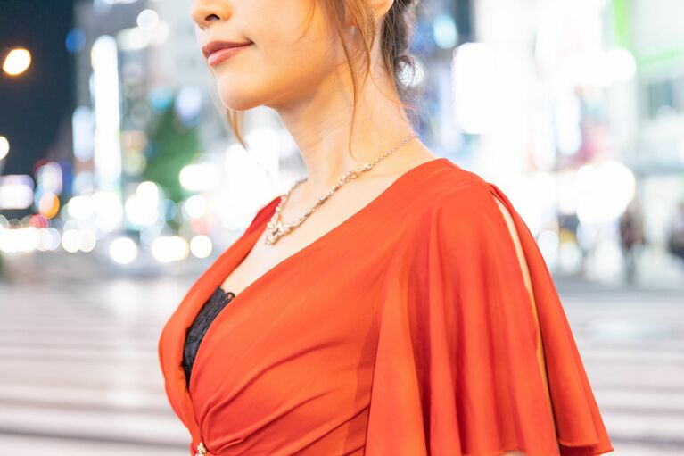 かつてミスコンに選ばれたこともあり、芸能界を目指していた時期もあるというのが専業主婦のLさん。現在は合コンで知り合った男性複数と長期的に「お付き合い」をしているという　画像はイメージ　©maruco/イメージマート