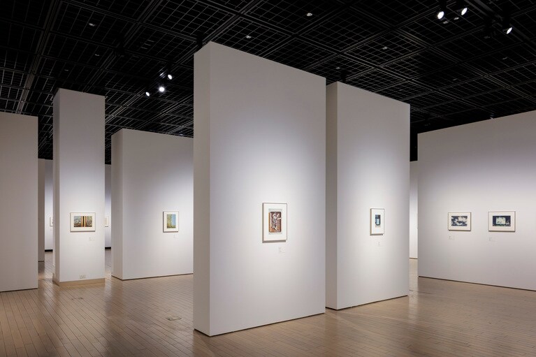 「総合開館30周年記念　ルイジ・ギッリ 終わらない風景」展の展示風景。