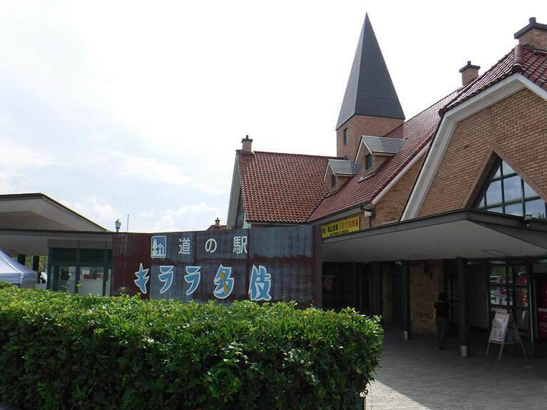 「夕陽百選」に選ばれた道の駅。