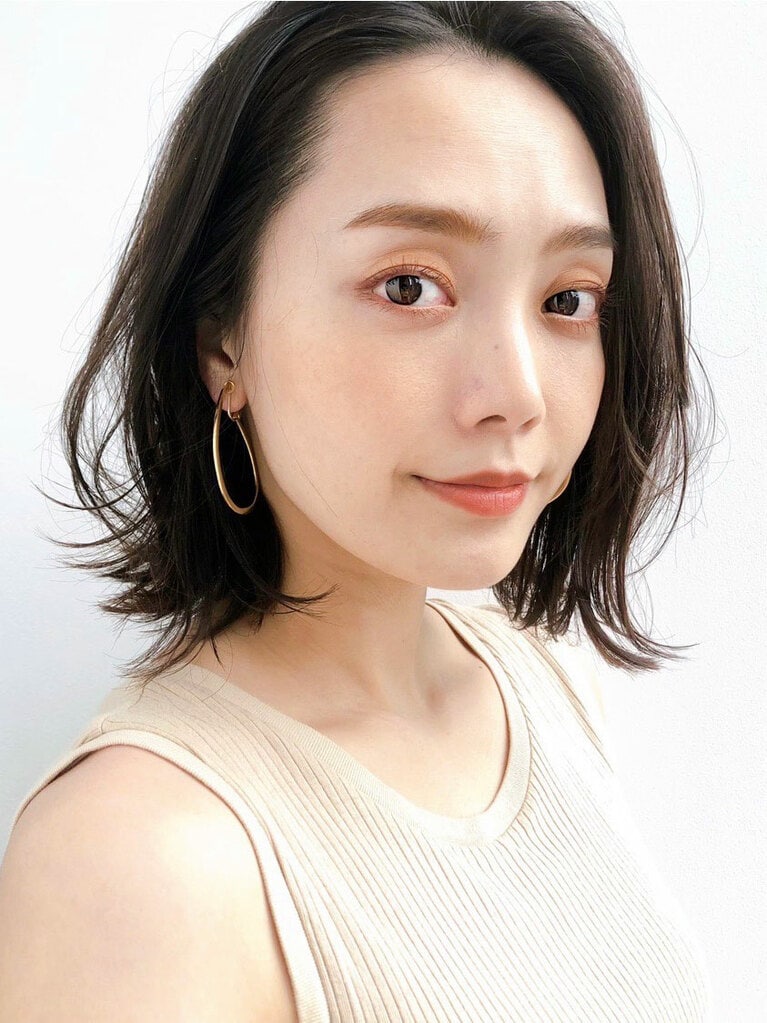 自然にまとまるワンレンボブ。