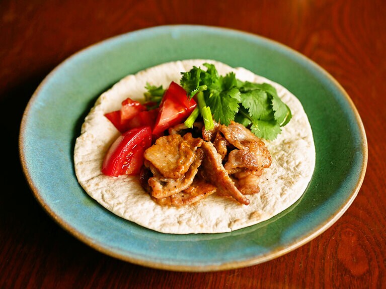 味噌豚トマトのトルティーヤ。