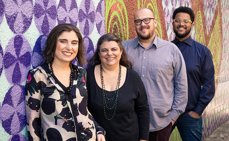 サンバ、ジャズ、R&B等を融合したグルーヴ感あふれるサウンド作りで音楽ファンの心をつかみ続けているダニ＆デボラ・グルジェル・クアルテート。