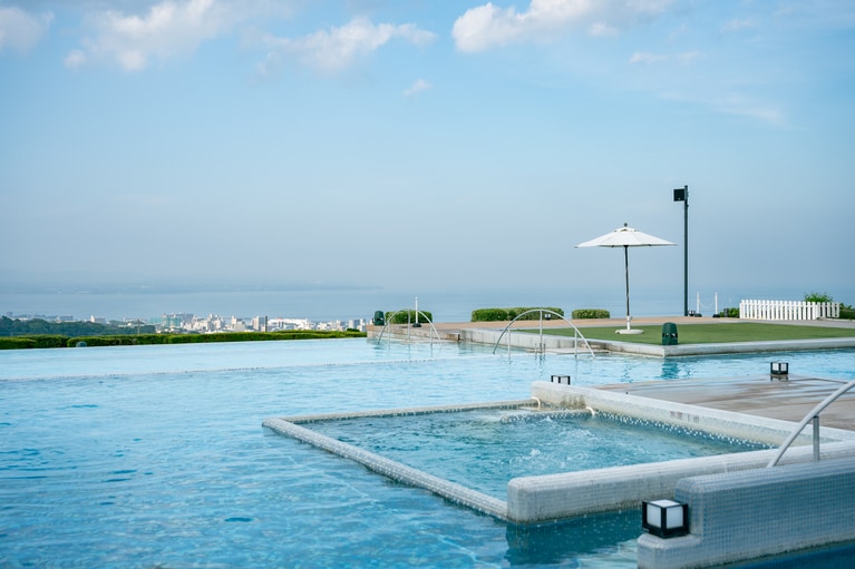 屋外型温泉「アクアガーデン」。