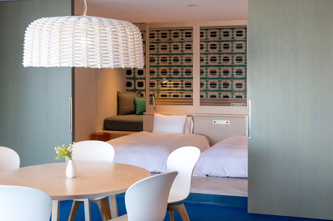 テラスリビング付きの客室は最大6名で利用できる。