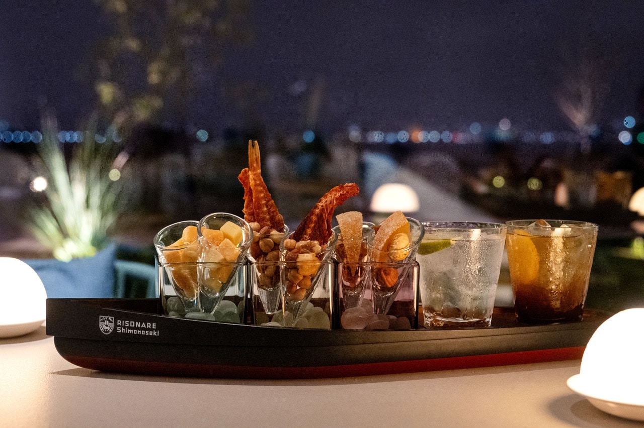 フィンガーフード3種＋ドリンク2杯の「海峡ナイトラウンジセット」3,600円。