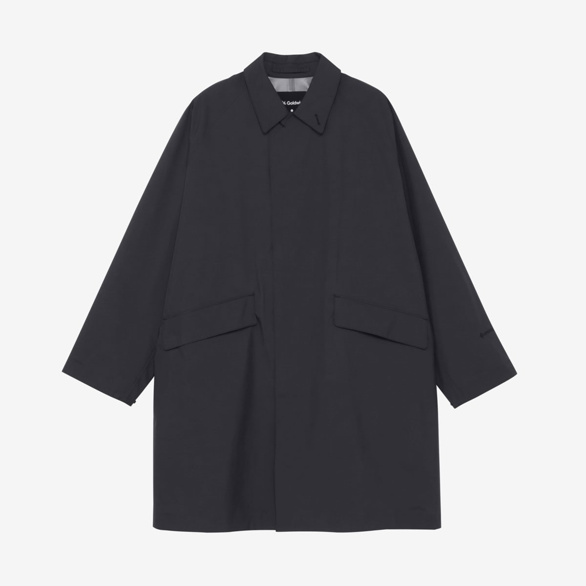 GOLDWIN “ゴアテックススリークオーターオーバーコート”(ユニセックス)/108,900円。
