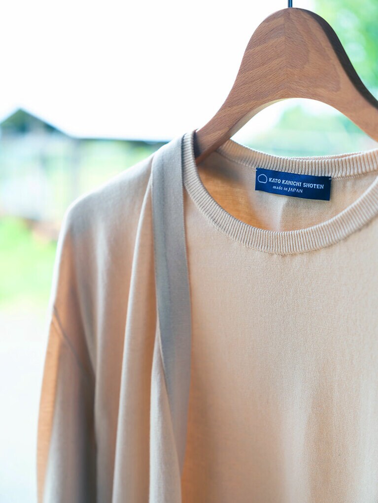 栽培期間中は農薬を使わず、自然にも優しいコットンは、しなやかで繊細な肌触り。