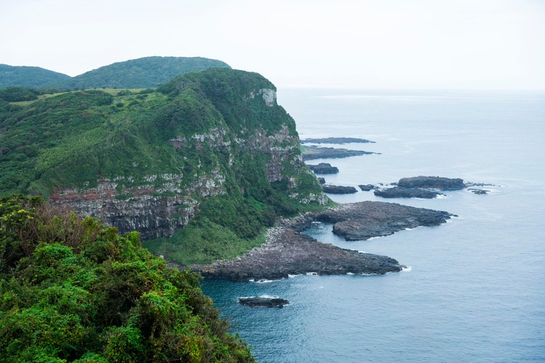 大碆鼻灯台が建つ生月島（いきつきしま）の北端部。