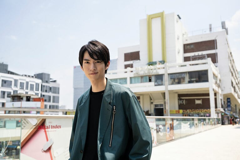 建物横の歩行路にはカフェやギャラリーも立ち並ぶ。「ヴィンチェンツォ」の世界観に浸った後はぜひ立ち寄りたい。