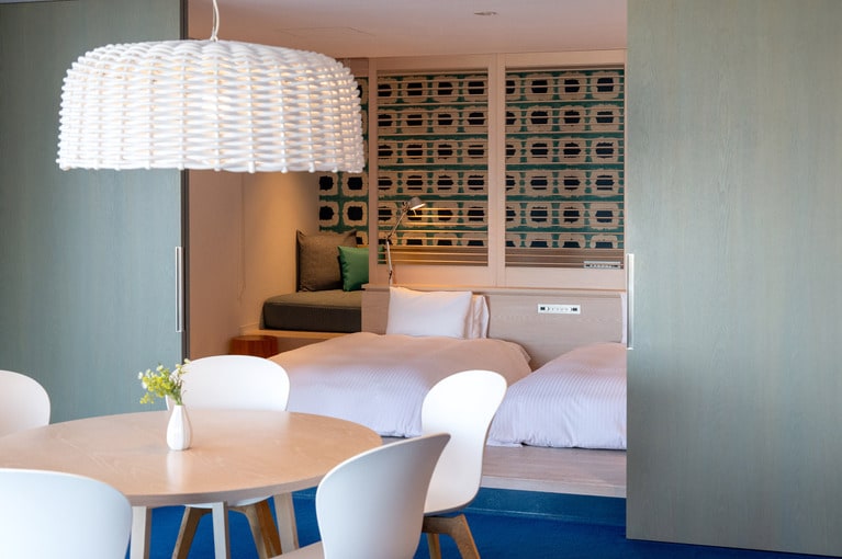 テラスリビング付きの客室は最大6名で利用できる。