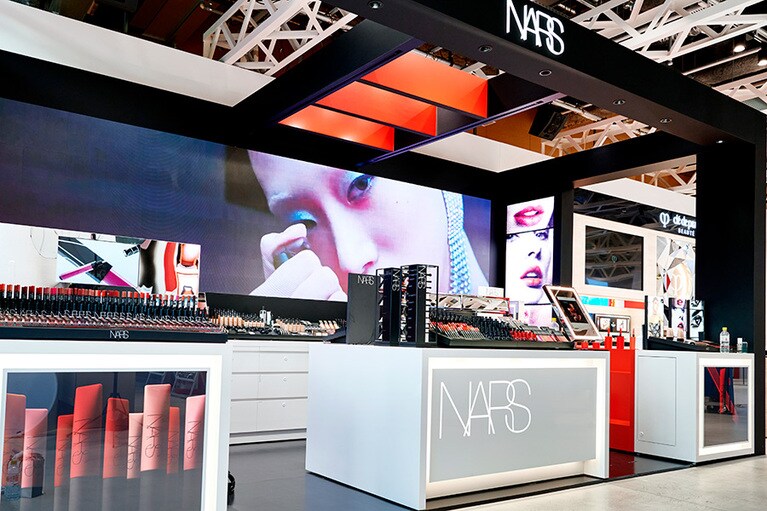 資生堂ビューティ・スクエア内のNARS JAPAN(ナーズ ジャパン)。オススメメイクやカラーのアドバイスをしてもらえます。