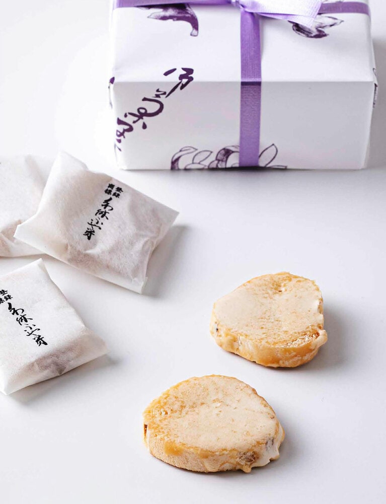 菓匠 菊家「利休ふやき」（8枚入り）1,600円。