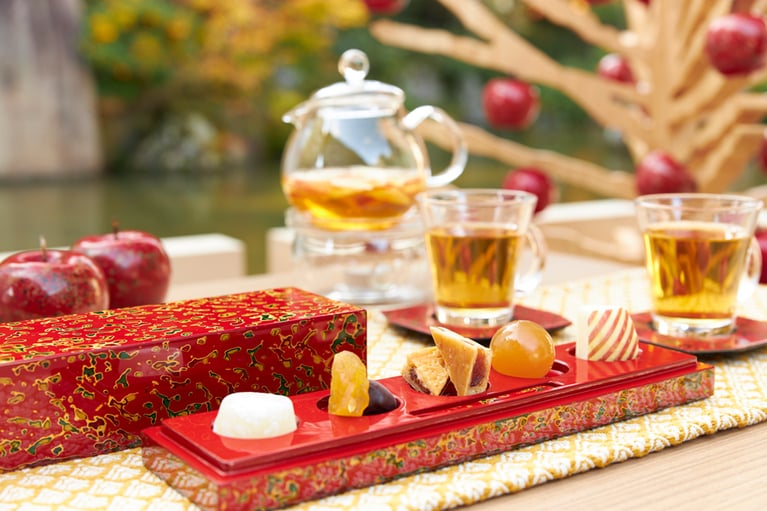 「津軽四季の水庭」のりんごのお茶会。