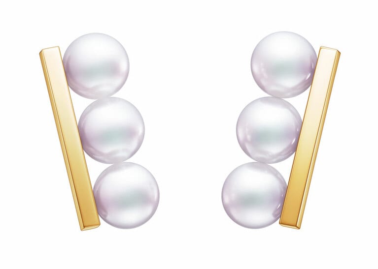 バランス ネオ イヤリング 18K イエローゴールド、あこや真珠 286,000円。
