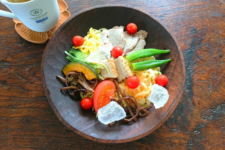 自宅にあったプチトマトと、氷を追加。