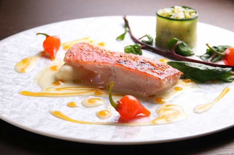 レストラン「眞蔵 (シングラー)」では、イノベーティブな一皿を。