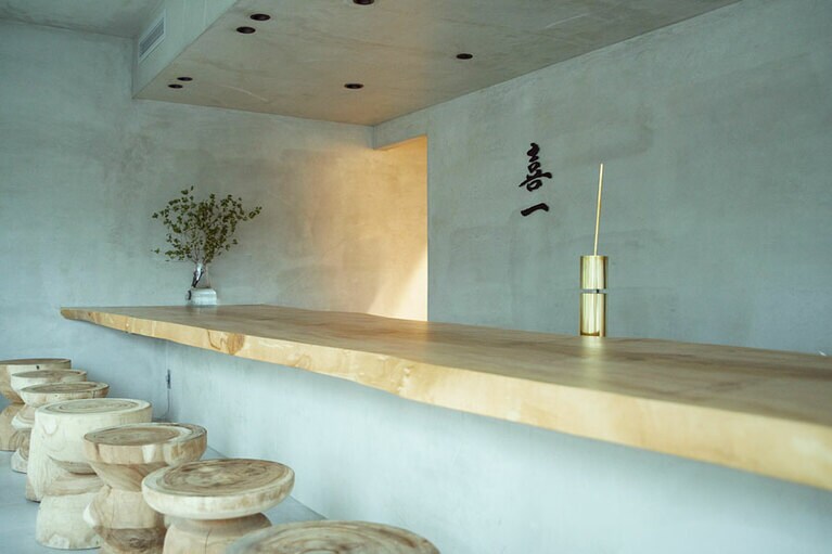 振り切ったデザインは最先端ノルディック・バーのよう。