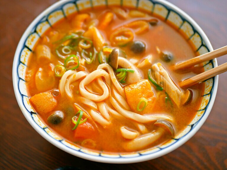 レトルトカレーで作ったカレーうどん。