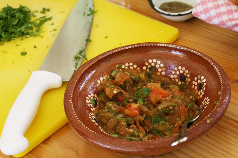 メキシコ料理に欠かせないサルサ。「フローラ ファーム」ではサルサのクッキングクラスが開かれていた。