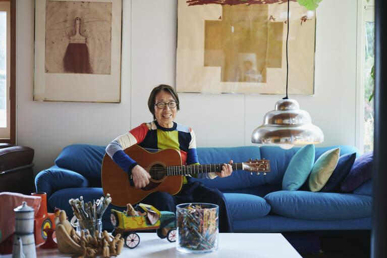 92歳で一人暮らしを謳歌する粟辻早重さん。