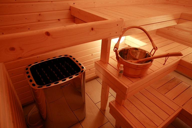 HOTEL KURBIO［群馬／草津温泉］ロウリュが楽しめるフィンランド式サウナ。