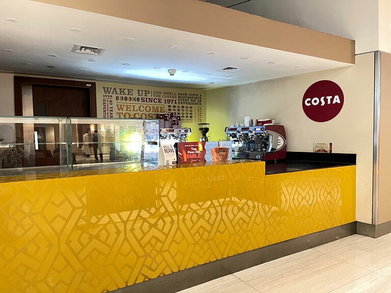 「コスタ コーヒー」があるのは、ビジネスクラスラウンジだけだ。