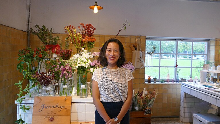 笑顔が素敵な向原緑さん。台湾では海外で刺激を受けた若いクリエイターたちが増えており、彼らの作品に注目しているとのこと。