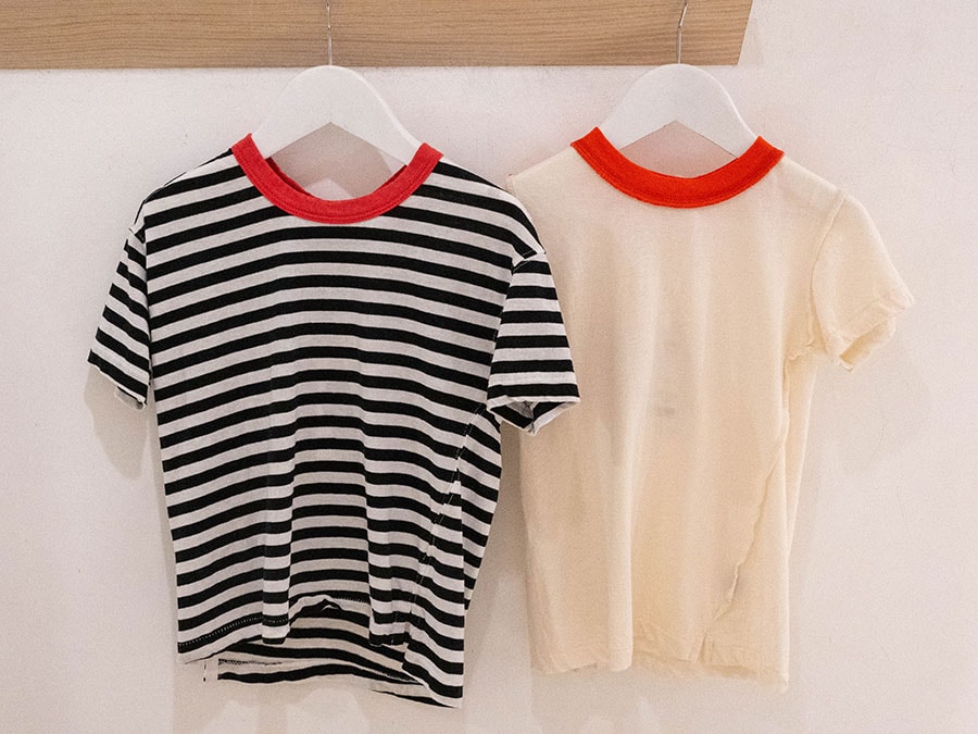キッズ服のコレクションbassike mini。Tシャツ $60～。