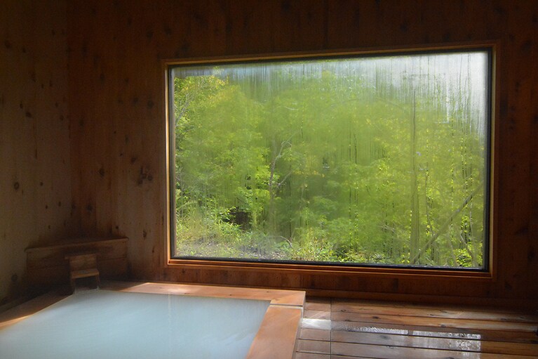 鶴の湯別館山の宿［秋田／乳頭温泉郷］貸切風呂(内湯)。