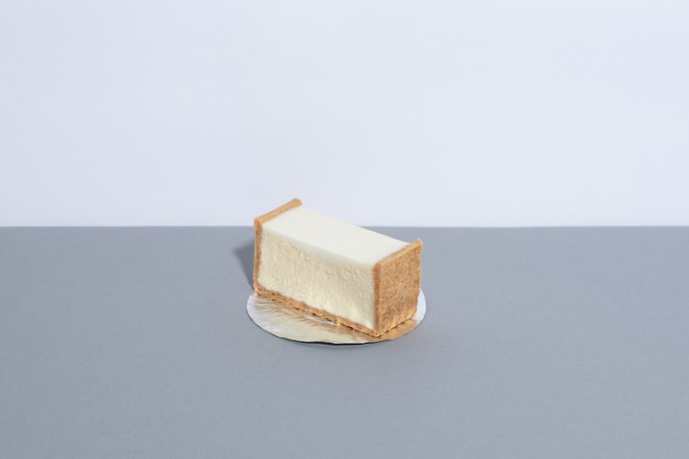 「チーズケーキ」680円。